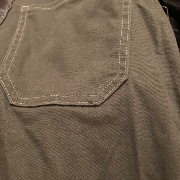 Signature by Levi Strauss & Co. Juniors' High Rise Utility Slim Crop Jeans 7 28 - Picture 6 of 9